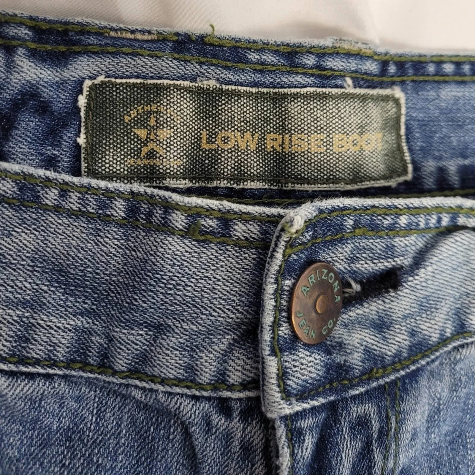 00s 00s Low Rise Bootcut Distressed Blue Jeans By Arizona Jean Company