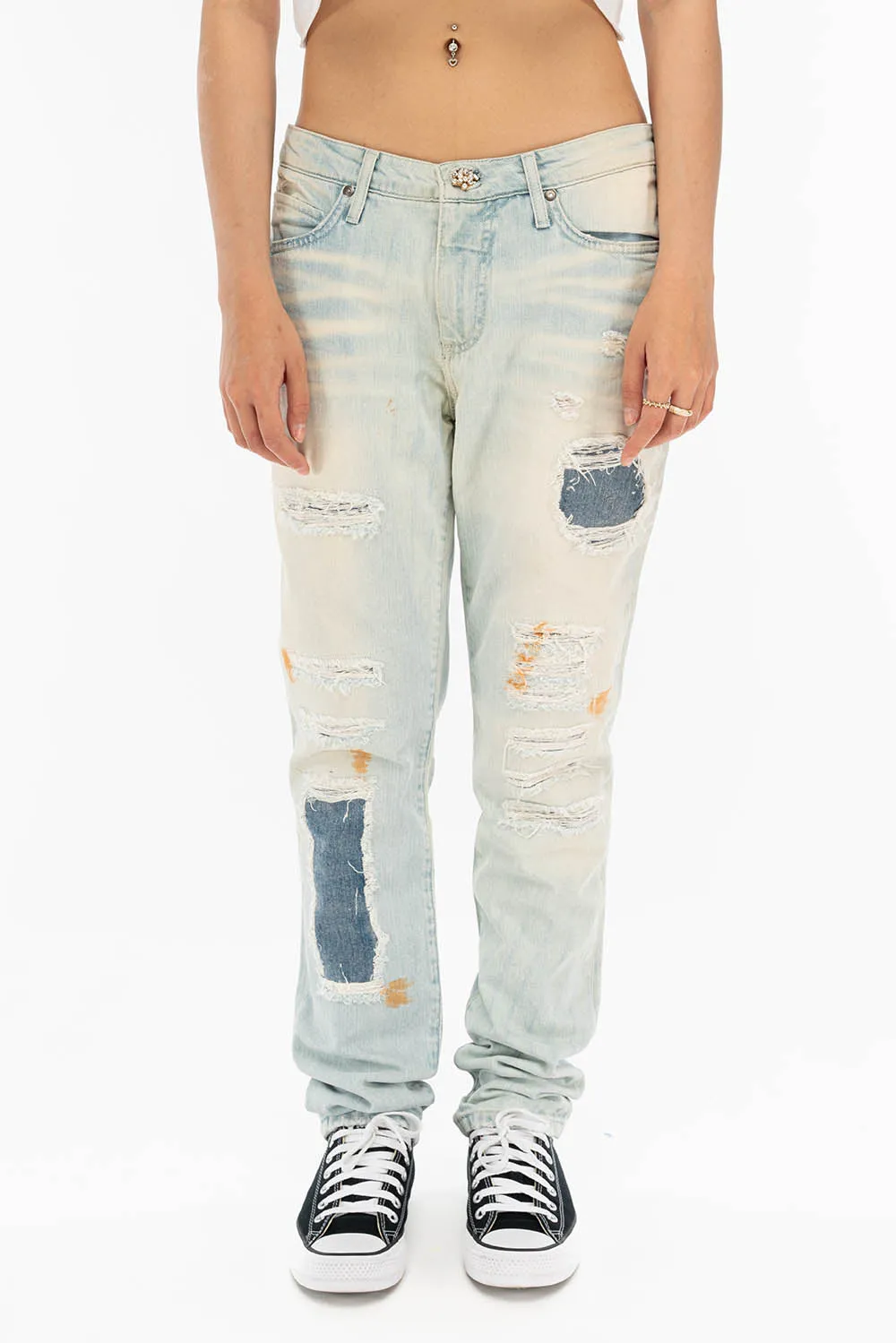 BOYFRIEND STYLE WOMENS PATCHED JEANS IN GEORGE WASH