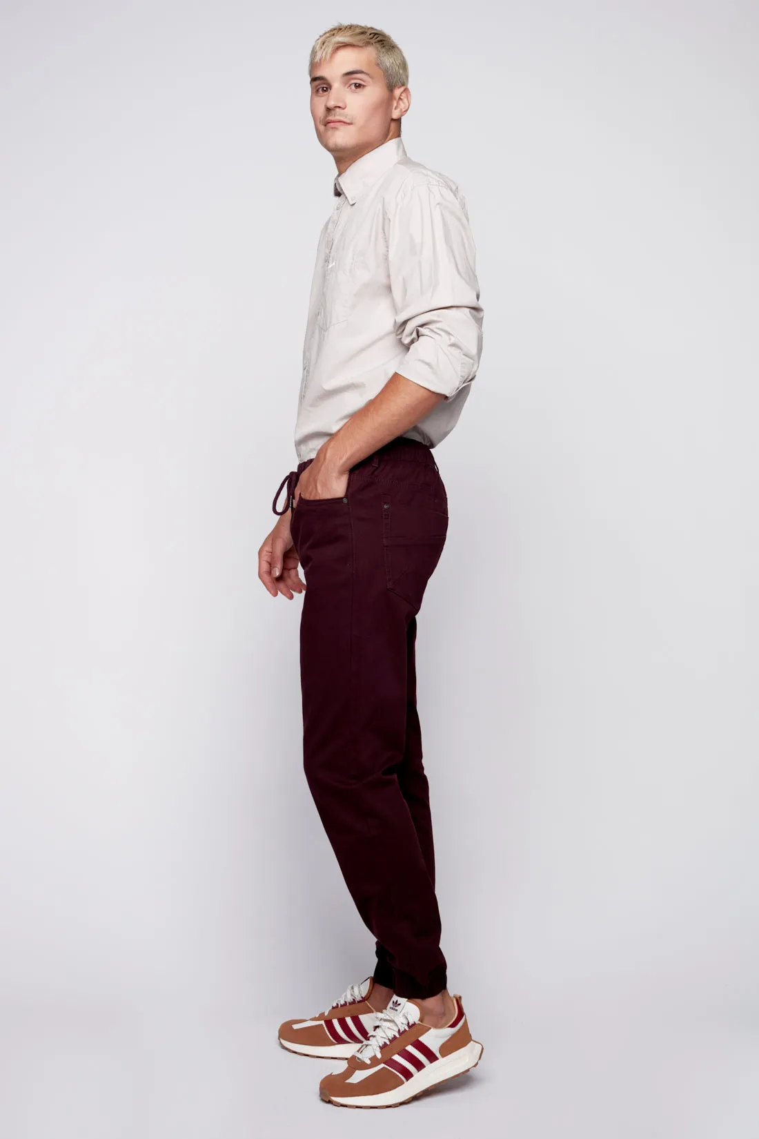 JAGGER - 5 Pocket Twill Classic Jogger - Wine