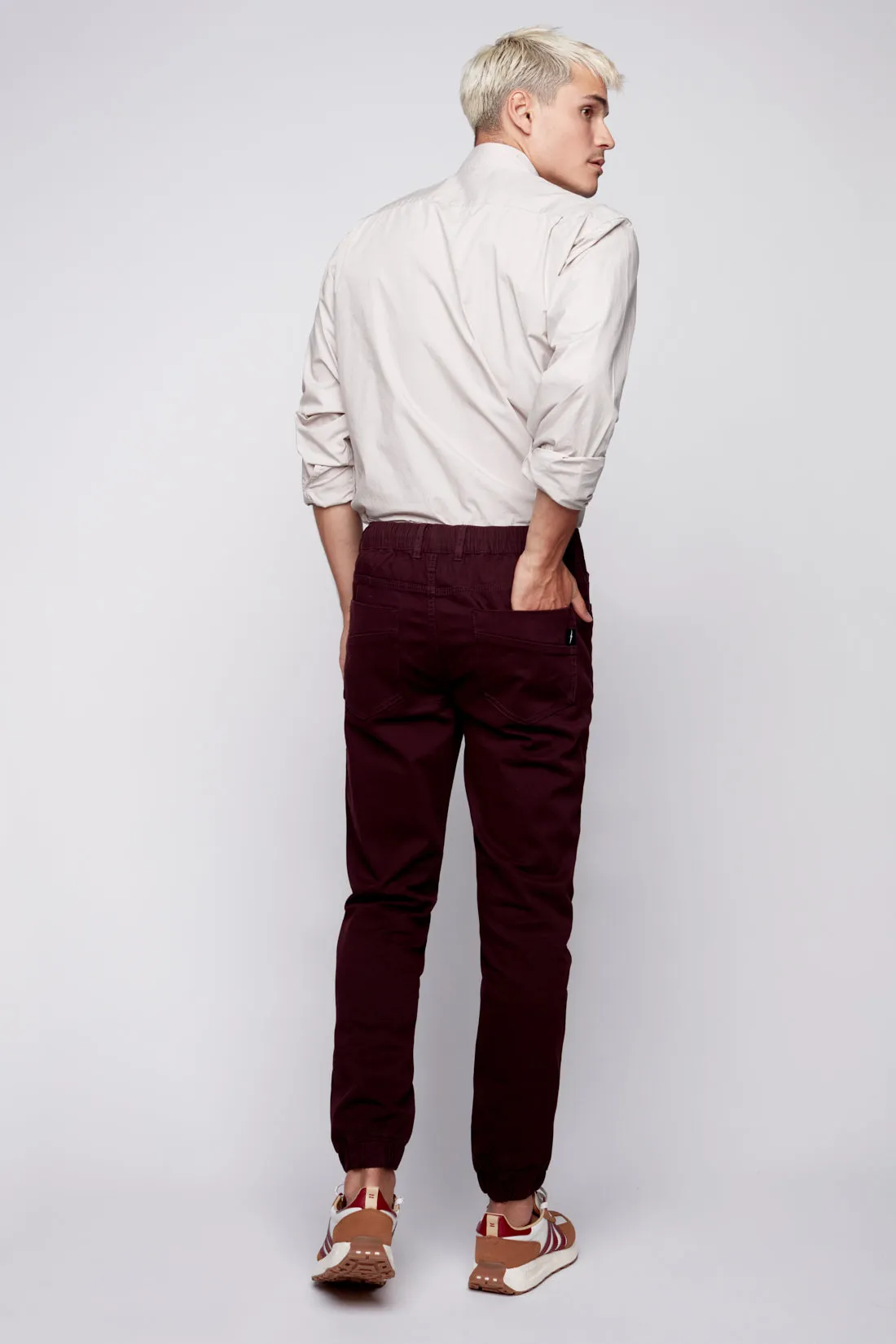 JAGGER - 5 Pocket Twill Classic Jogger - Wine