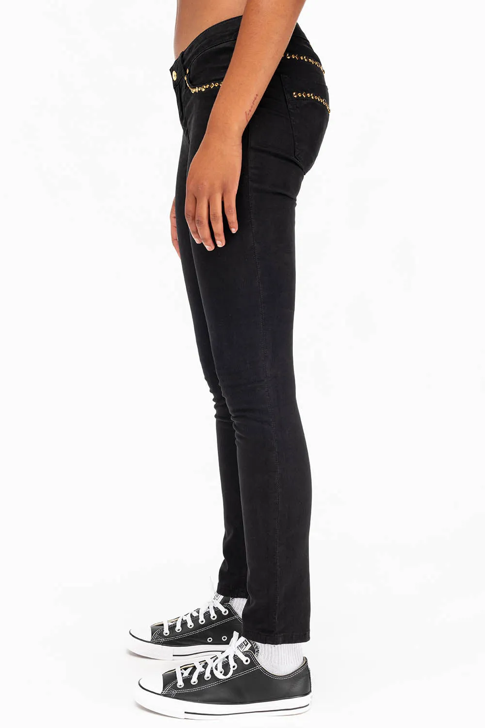 MARILYN WOMENS LOW RISE STUDDED SKINNY JEANS IN BLACK GOLD LOGO AND CRYSTALS