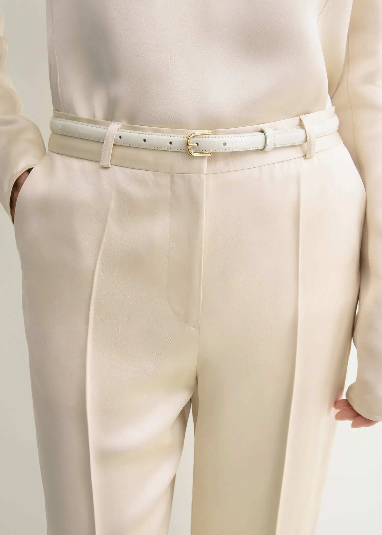 Thin patent-leather trouser belt bleached sand